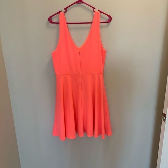 Everly bright pink medium dress - Picture 2 of 2